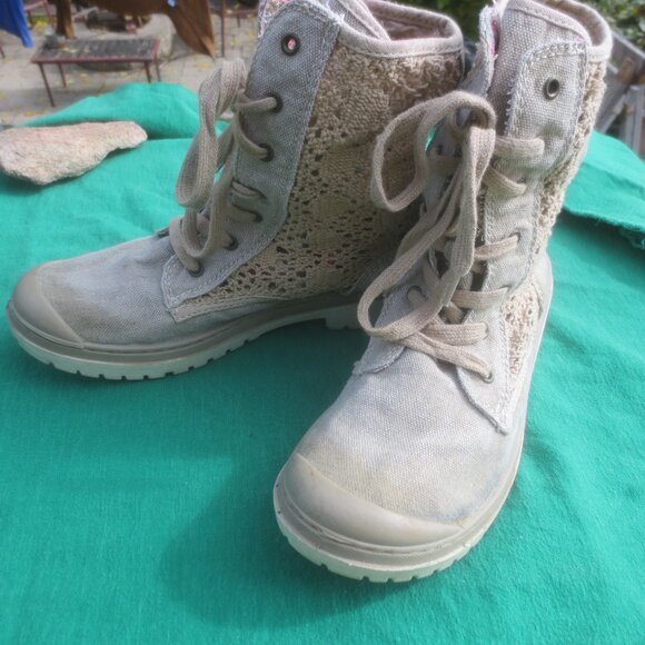 Women's Canvas Casual Boots with Crochet Side Styling Accent - Size 7. - Picture 3 of 14